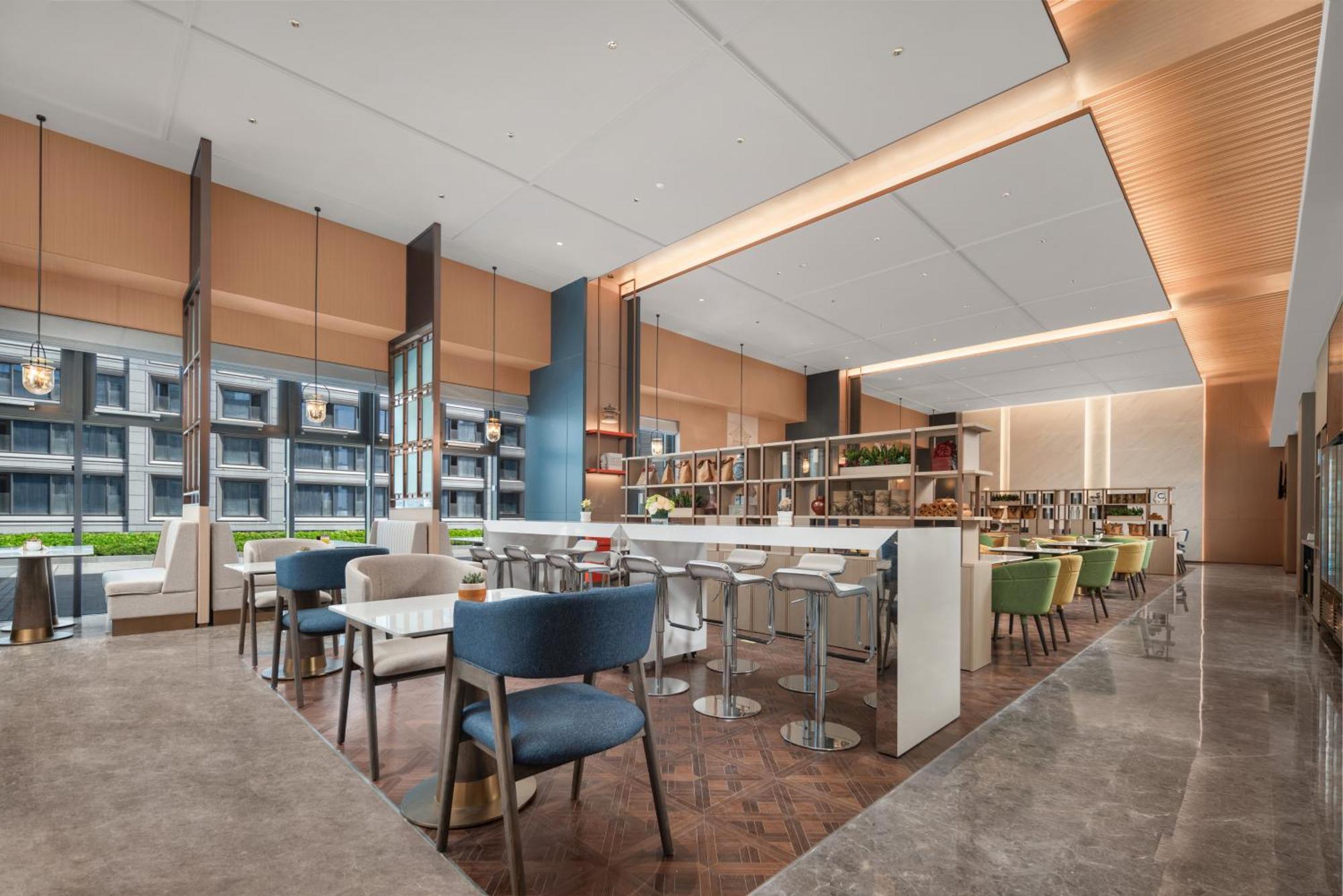 Express Zhongguancun Tech Park By Ihg L Next To Yuanmingyuan Park & Sport L Taxi 10 Minutes To Summer Palace & & Tsinghua L 20 Minutes To Badaling Great By High-speed Railway Hotel