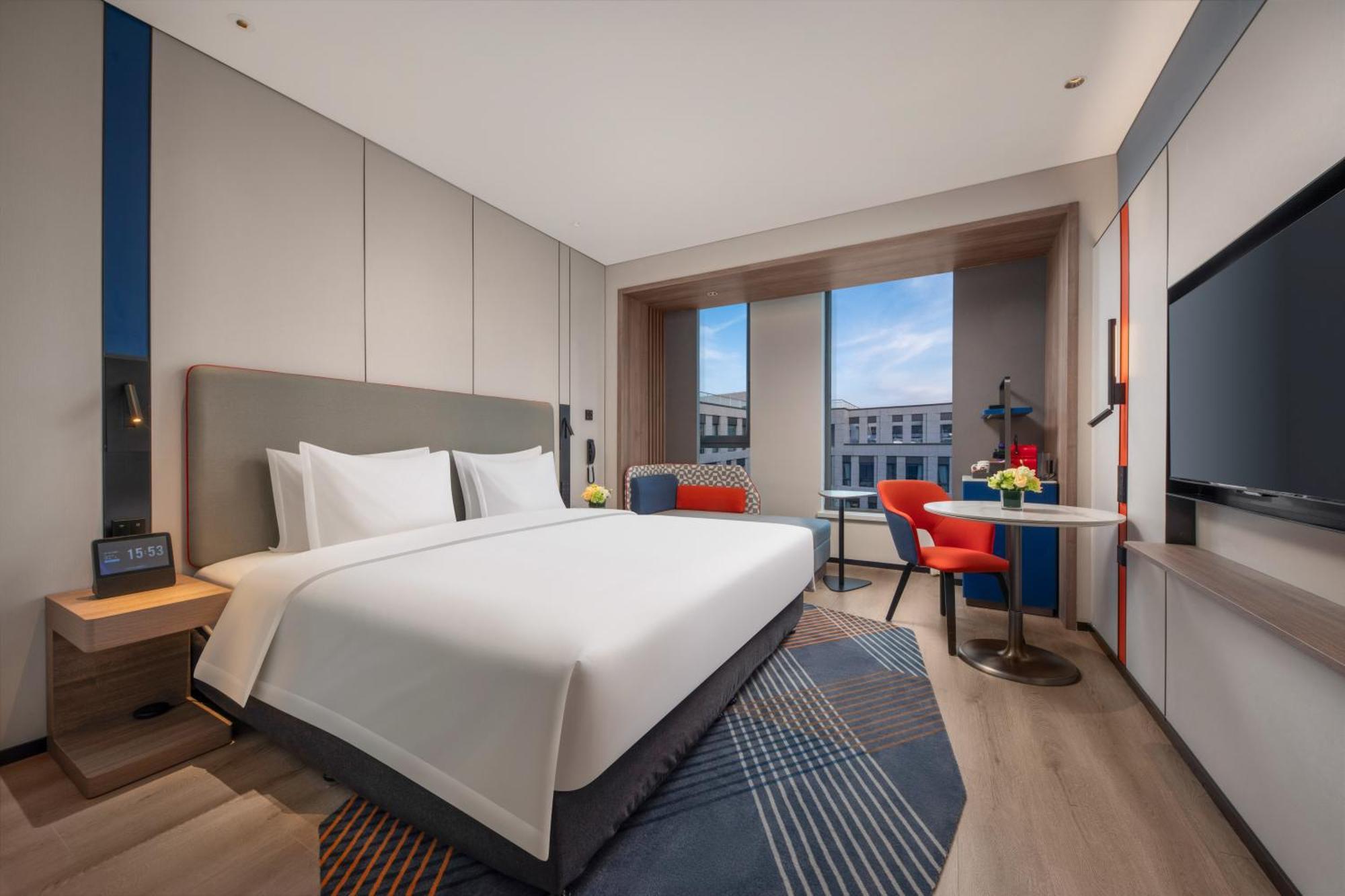 Hotel Express Zhongguancun Tech Park By Ihg L Next To Yuanmingyuan Park & Sport L Taxi 10 Minutes To Summer Palace & & Tsinghua L 20 Minutes To Badaling Great By High-speed Railway 4*
